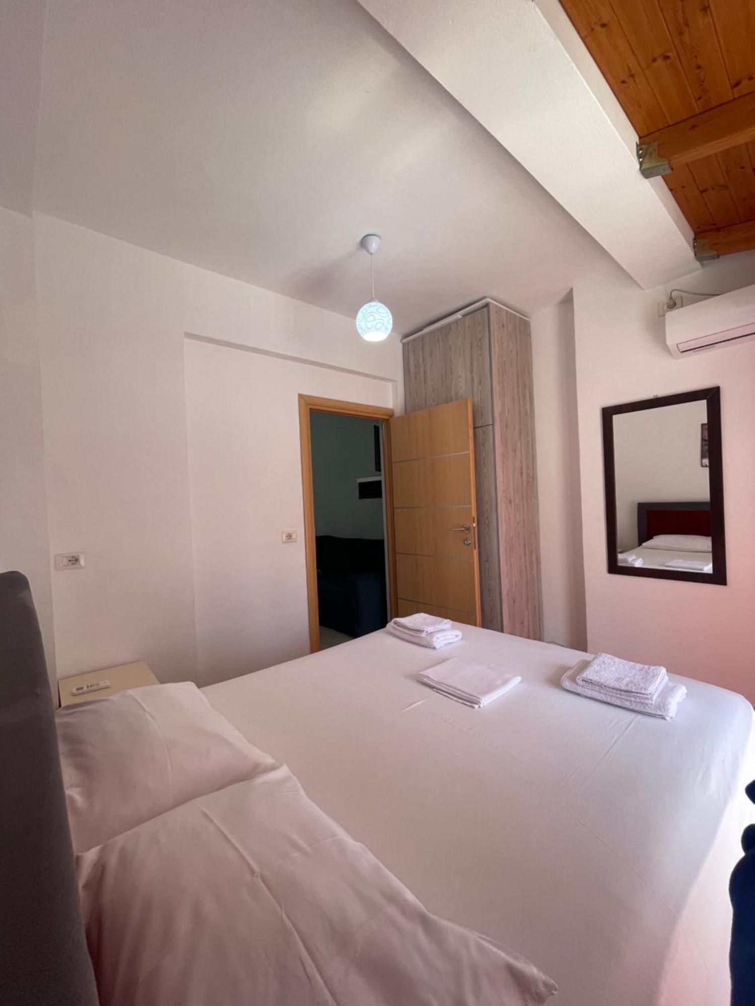 Apartments Monika Saranda Kültér fotó